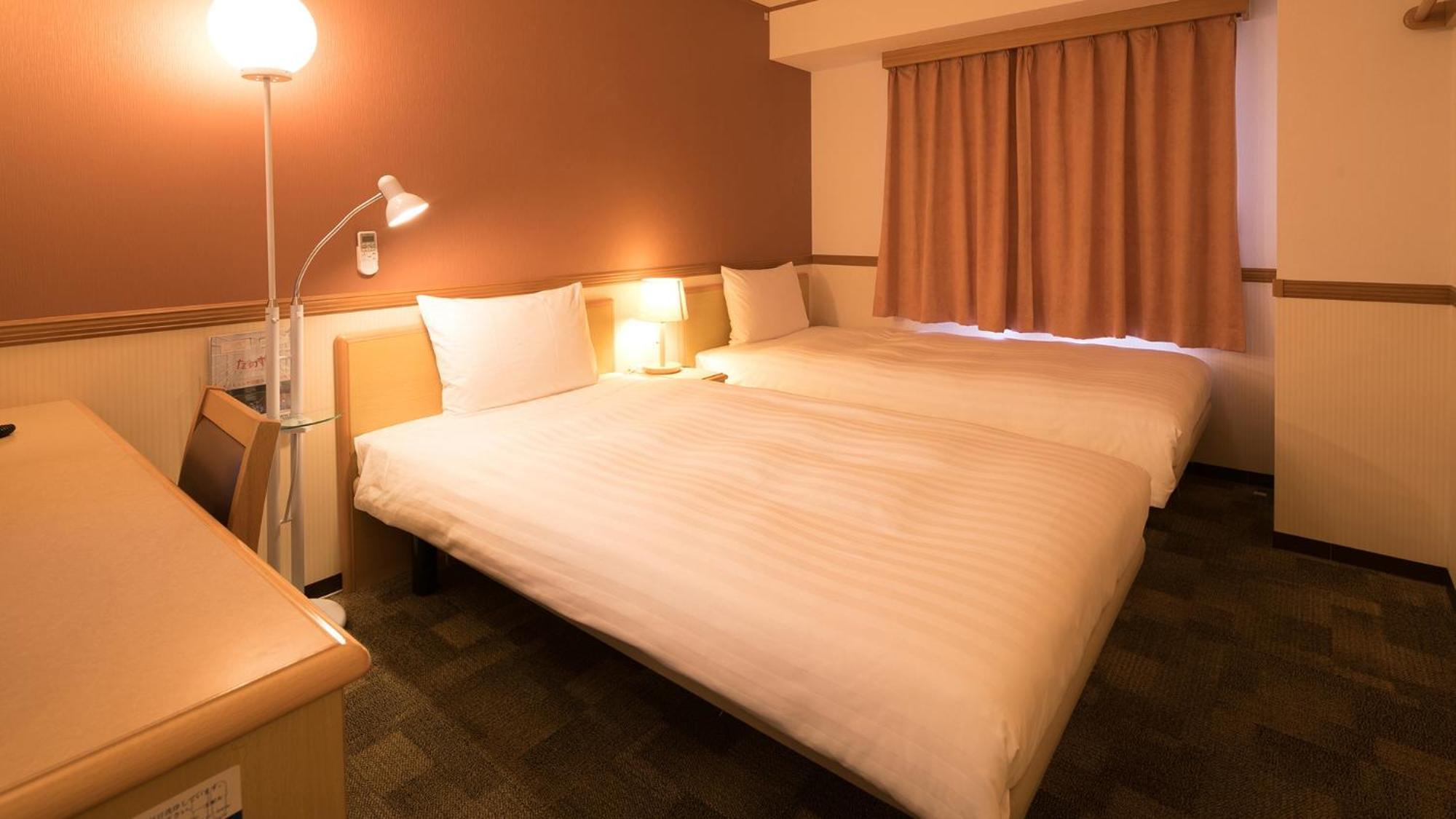 Toyoko Inn Higashi-Hiroshima Saijo Ekimae Pokoj fotografie